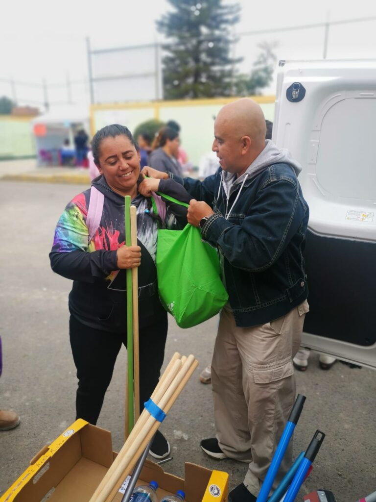 Solidaridad en Acción: Apoyo a las Inundaciones en Chalco
